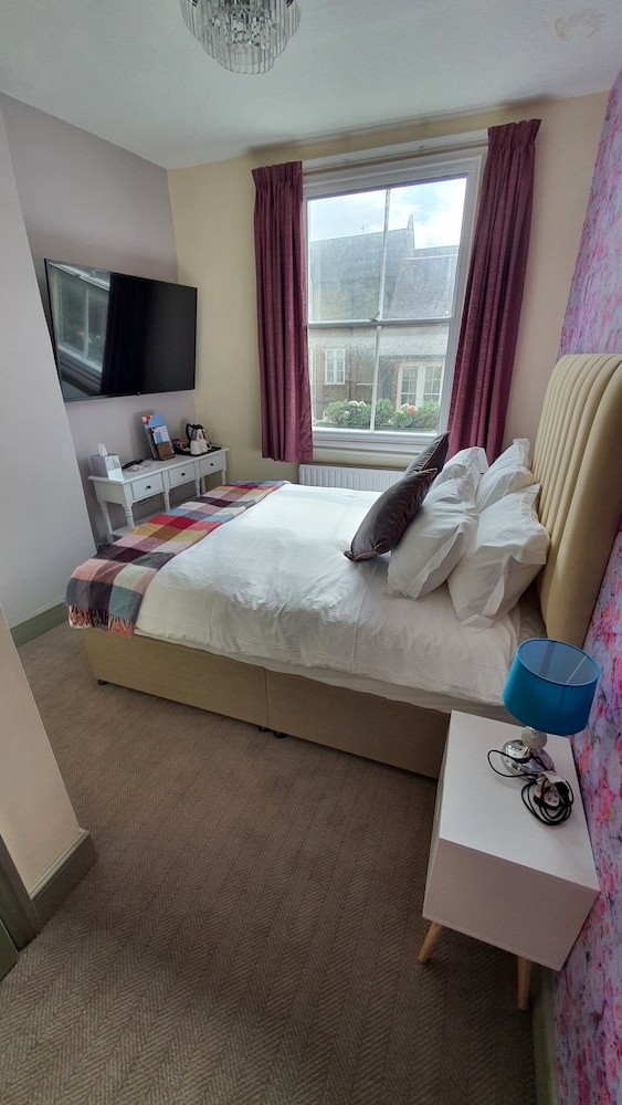 the griffin belle hotel vauxhall