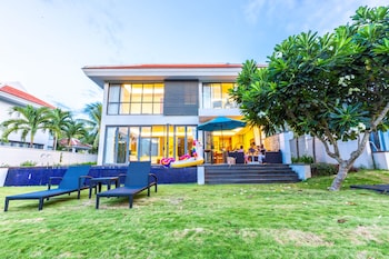 ocean beach villas da nang