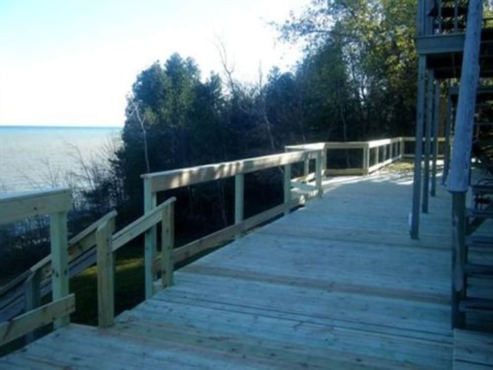 at the waters edge bed and breakfast