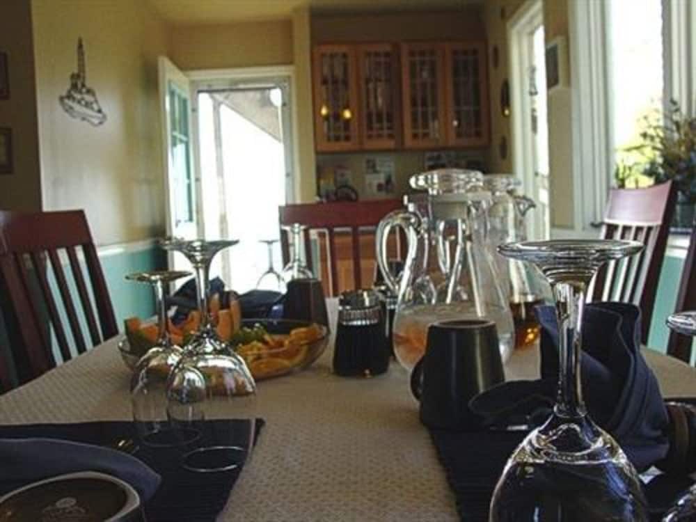 at the waters edge bed and breakfast