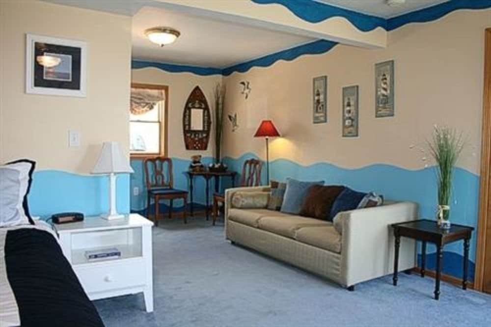 At The Waters Edge Bed & Breakfast,Door County>>Algoma,3 star