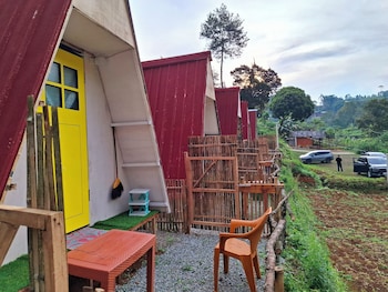 aubrey villa ciwidey