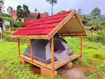 aubrey villa ciwidey