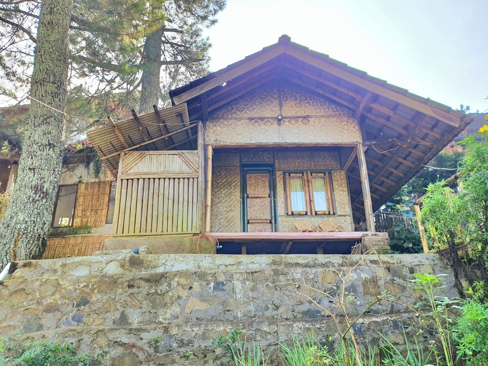 aubrey villa ciwidey