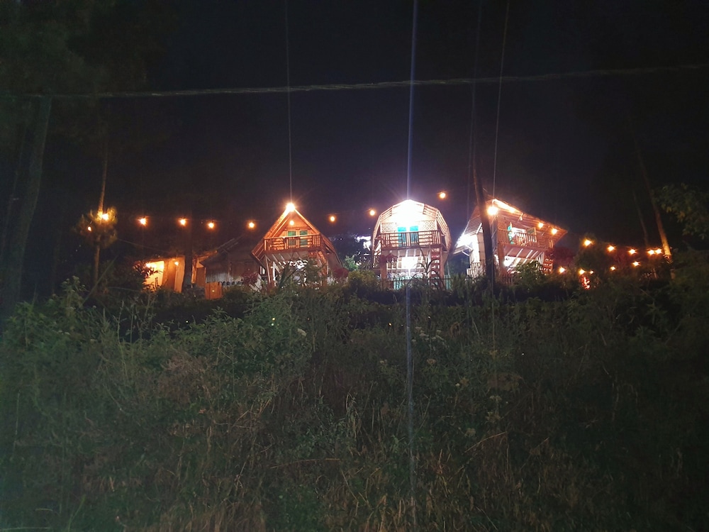 aubrey villa ciwidey