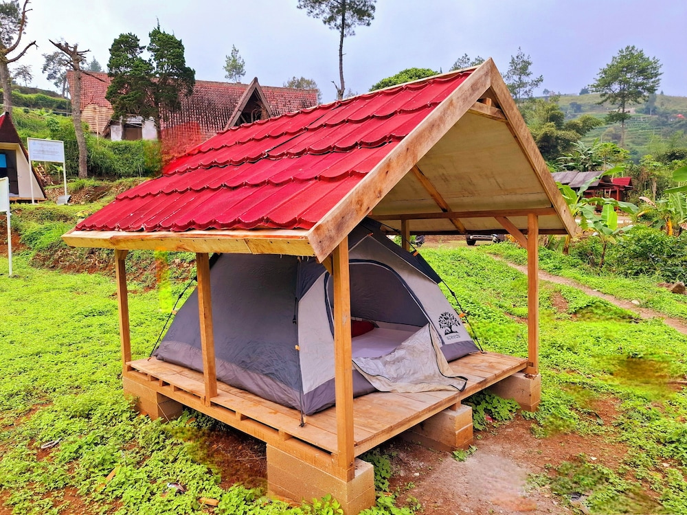 aubrey villa ciwidey