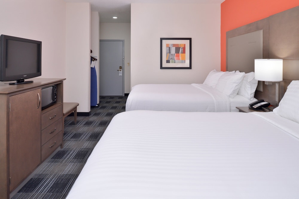 holiday inn express clanton by ihg