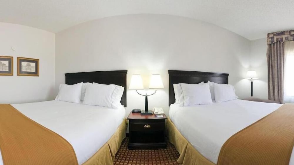 holiday inn express clanton by ihg