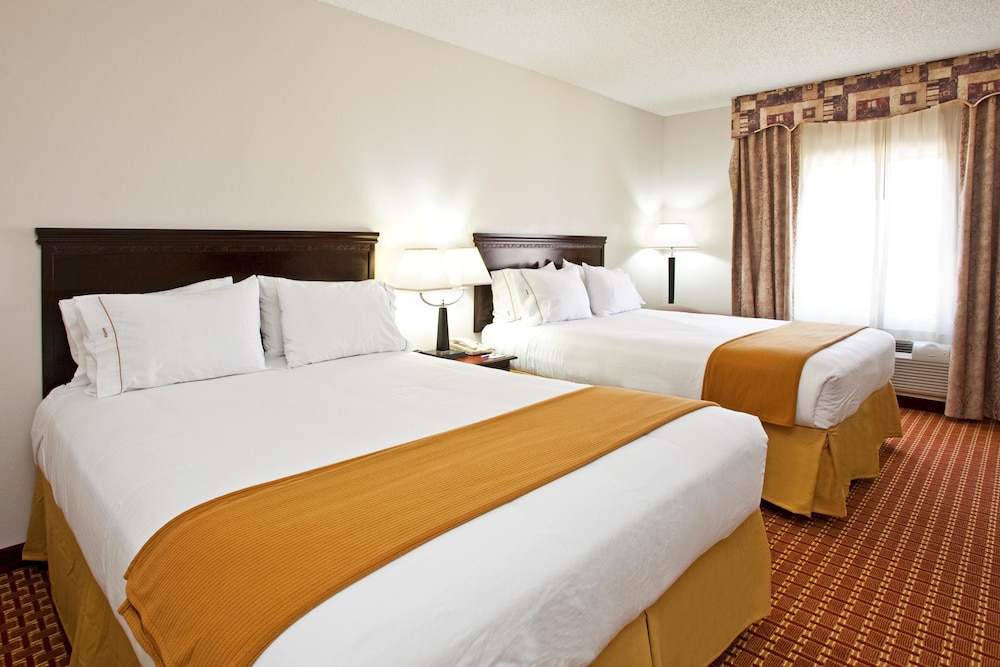 holiday inn express clanton by ihg