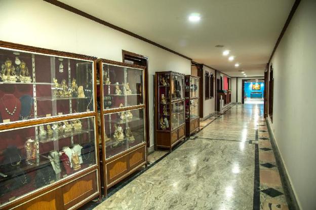 hotel nirvana luxury international