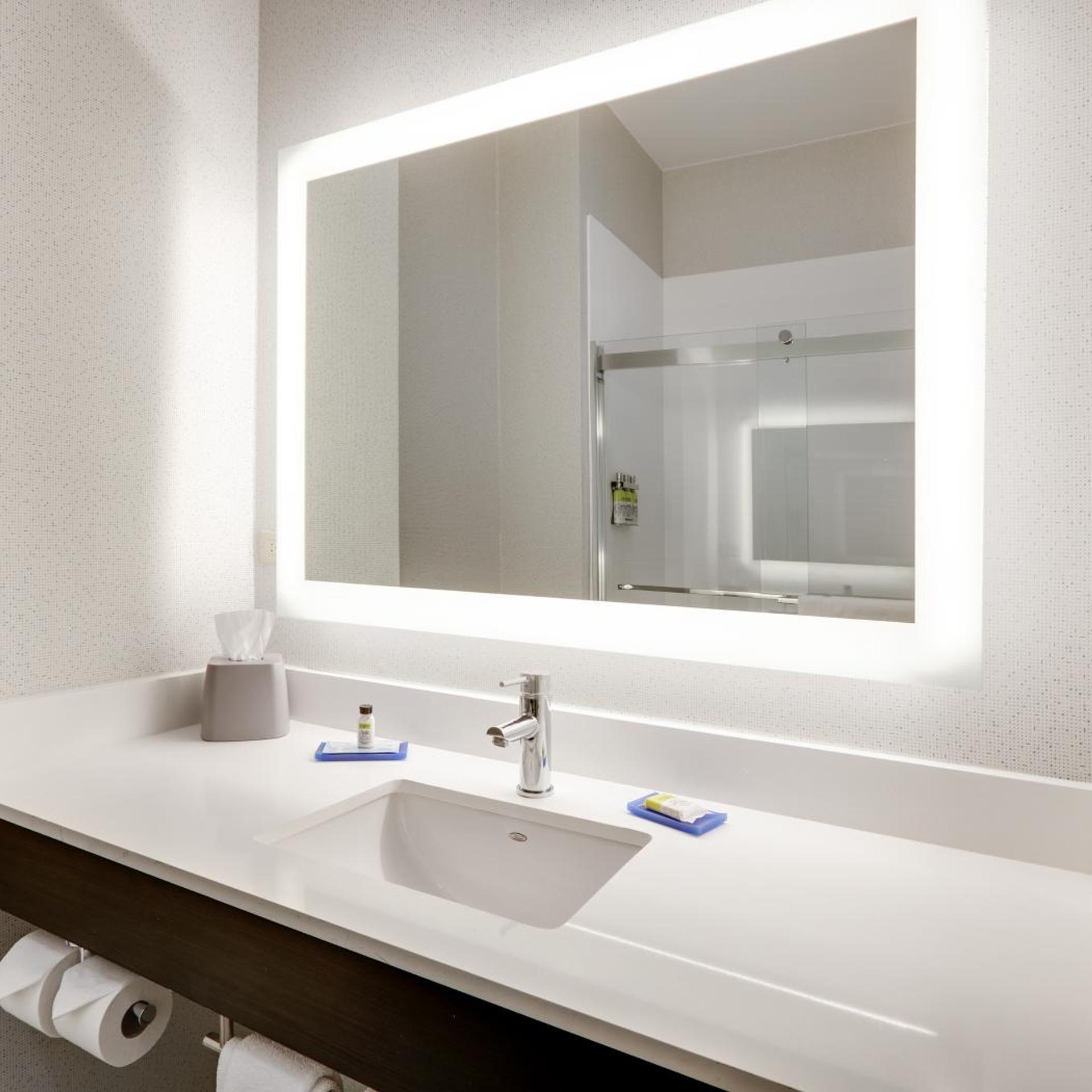 holiday inn express hotel and suites cleburne by ihg