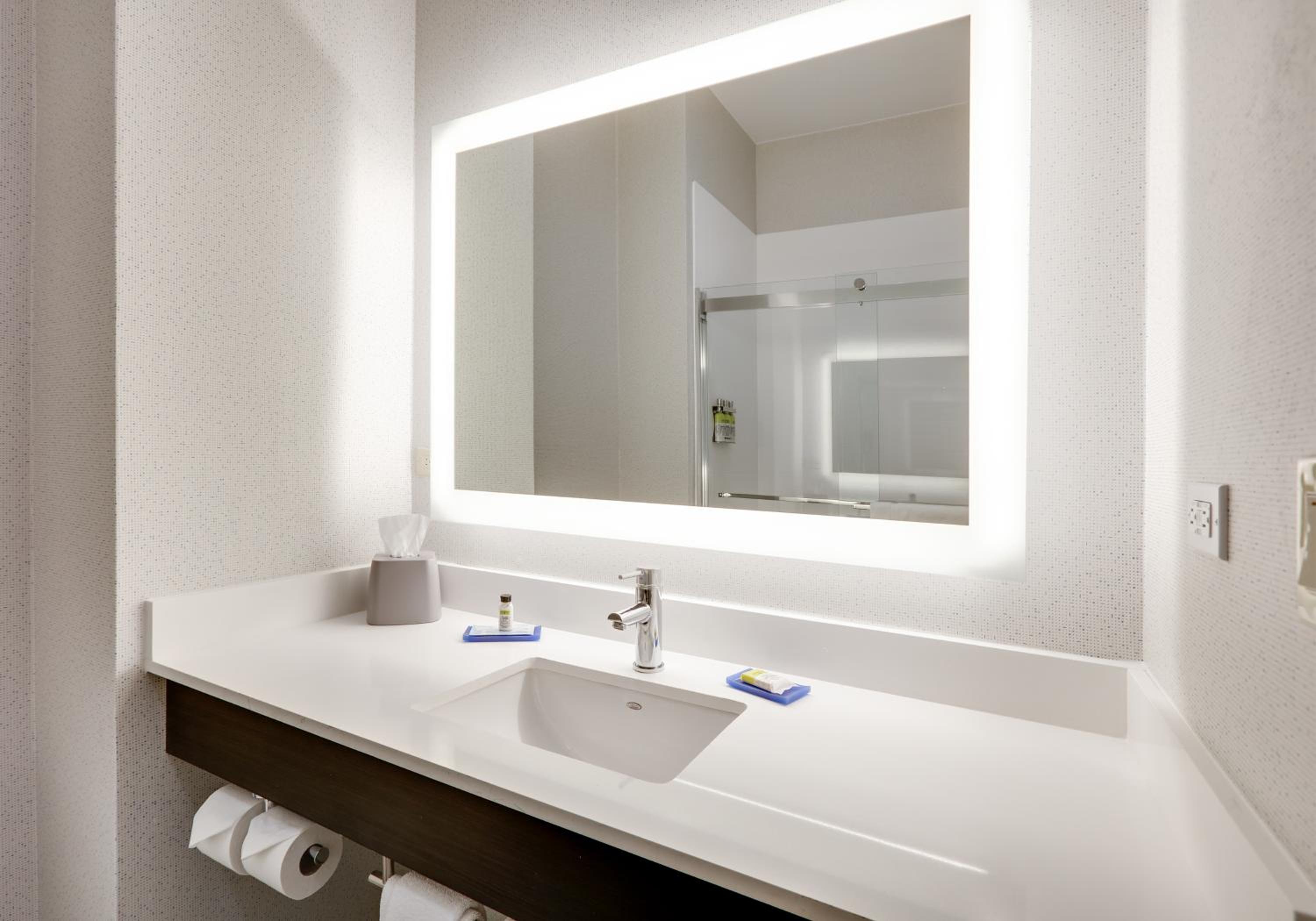 holiday inn express hotel and suites cleburne by ihg
