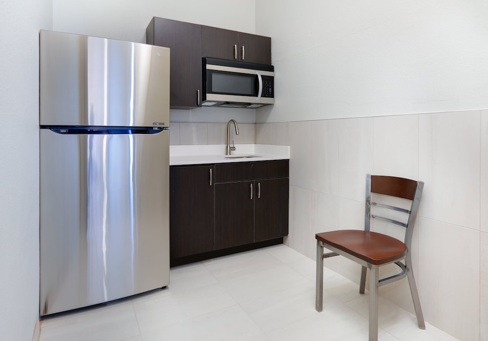 holiday inn express hotel and suites cleburne by ihg