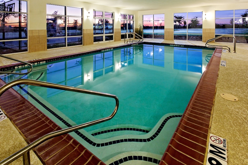 holiday inn express hotel and suites cleburne by ihg