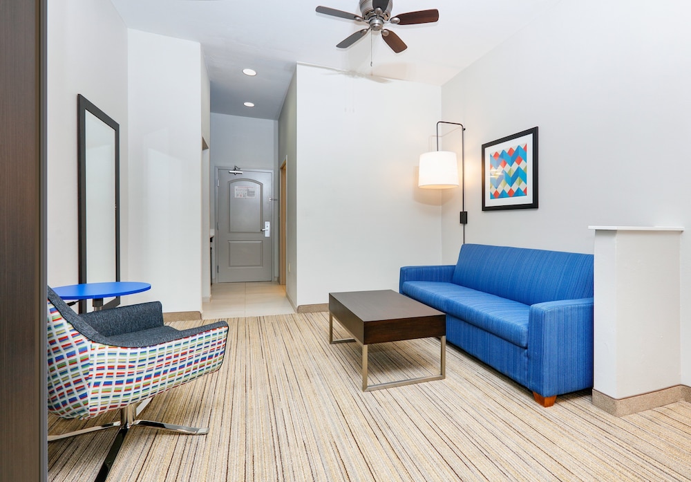 holiday inn express hotel and suites cleburne by ihg
