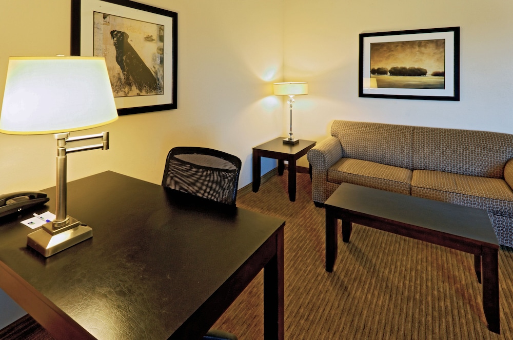 holiday inn express hotel and suites cleburne by ihg
