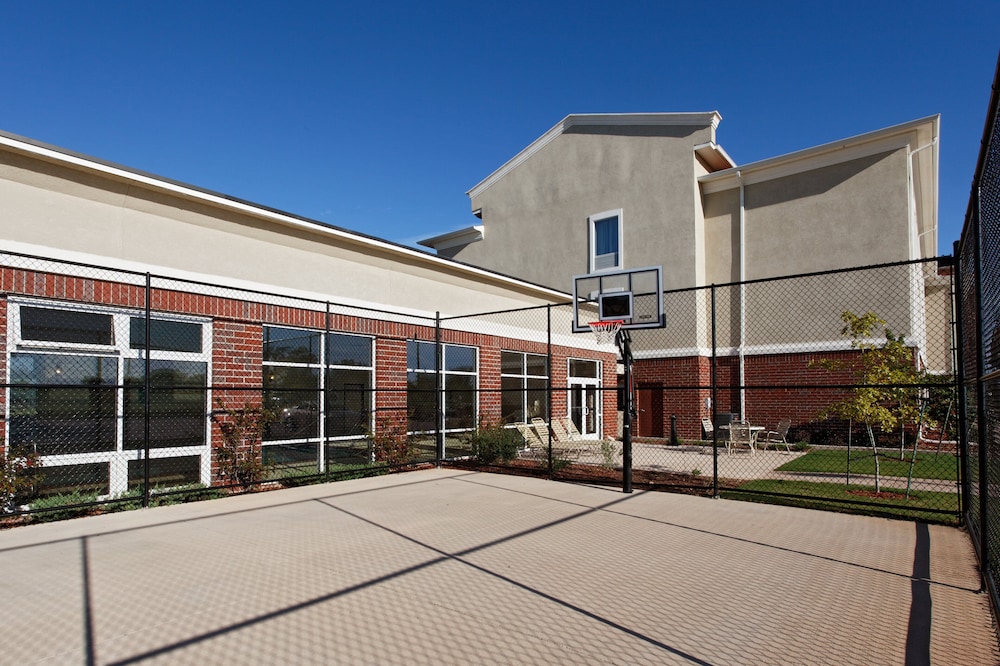 holiday inn express hotel and suites cleburne by ihg