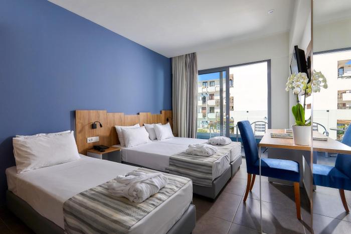 pollis hotel