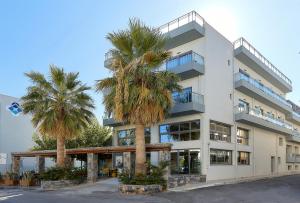 pollis hotel