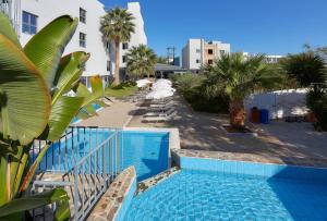 pollis hotel