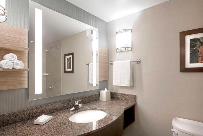 hilton garden inn cleveland downtown