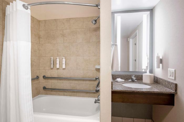 hilton garden inn cleveland downtown