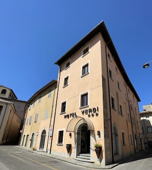 Hotel Caffe Verdi - 24 Hours Reception,Massa Pisana>>Cascina,3 star