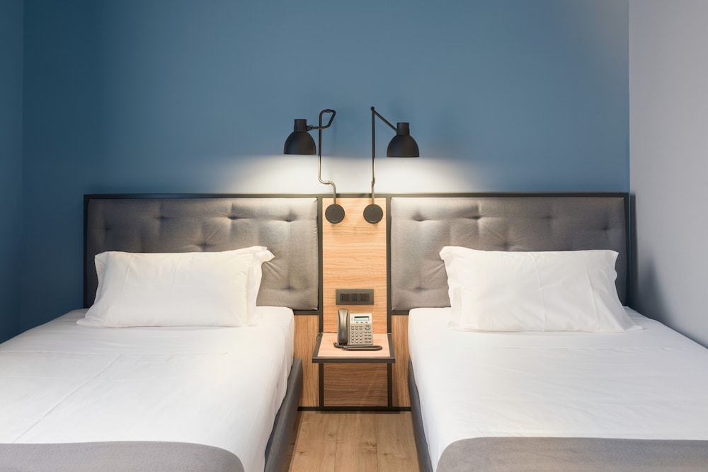 the poet hotel