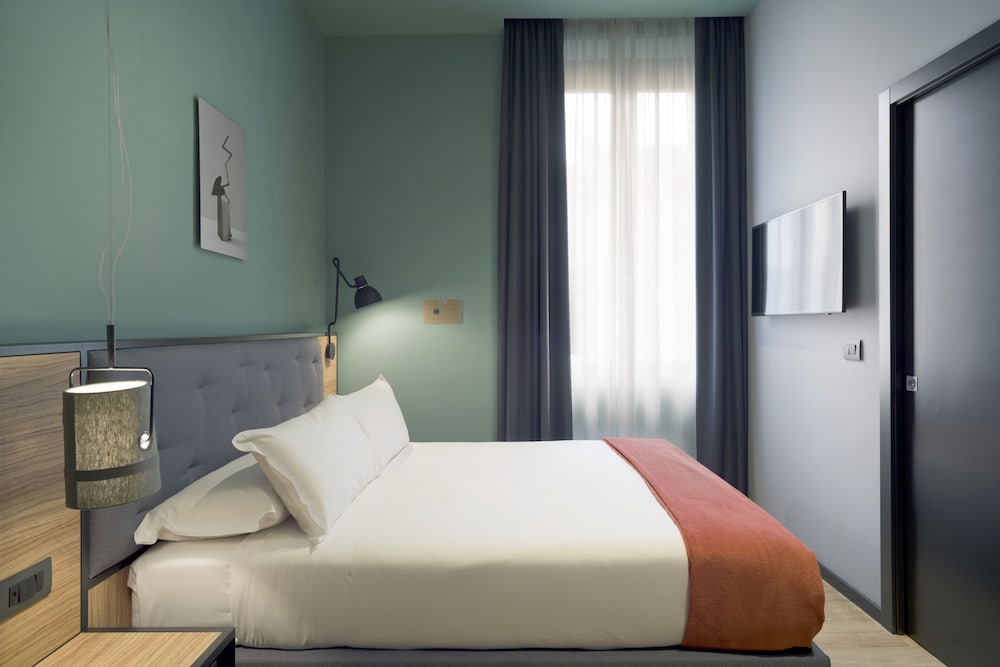 the poet hotel