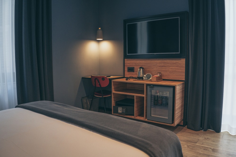 the poet hotel