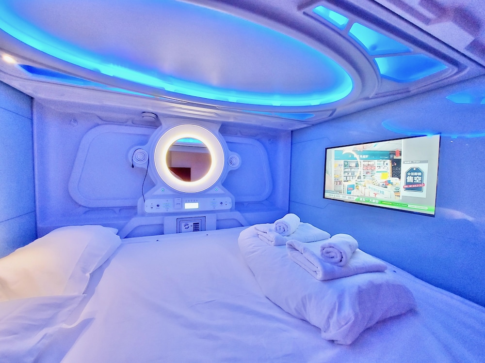 atypicap capsule hostel