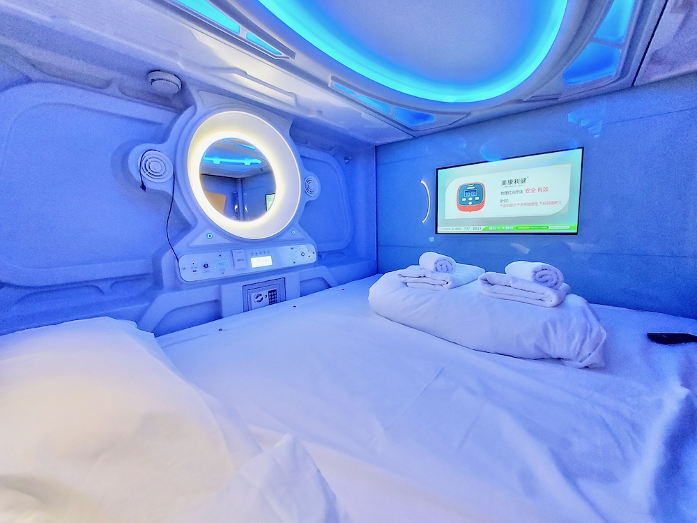 atypicap capsule hostel