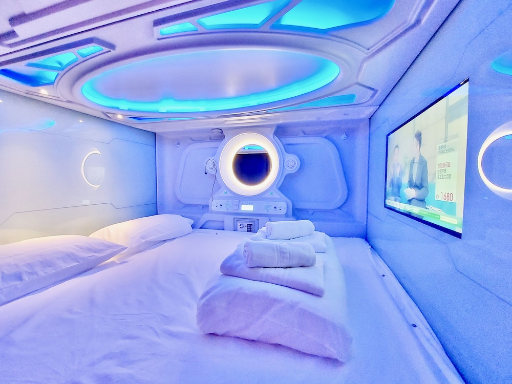 atypicap capsule hostel