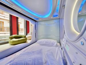 atypicap capsule hostel