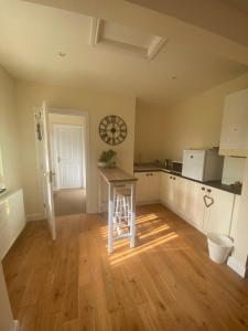 Cosy Stable Conversion Between Sheffield & Leeds,,2.5 star