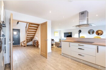 immaculate 4 bed cottage in lincoln