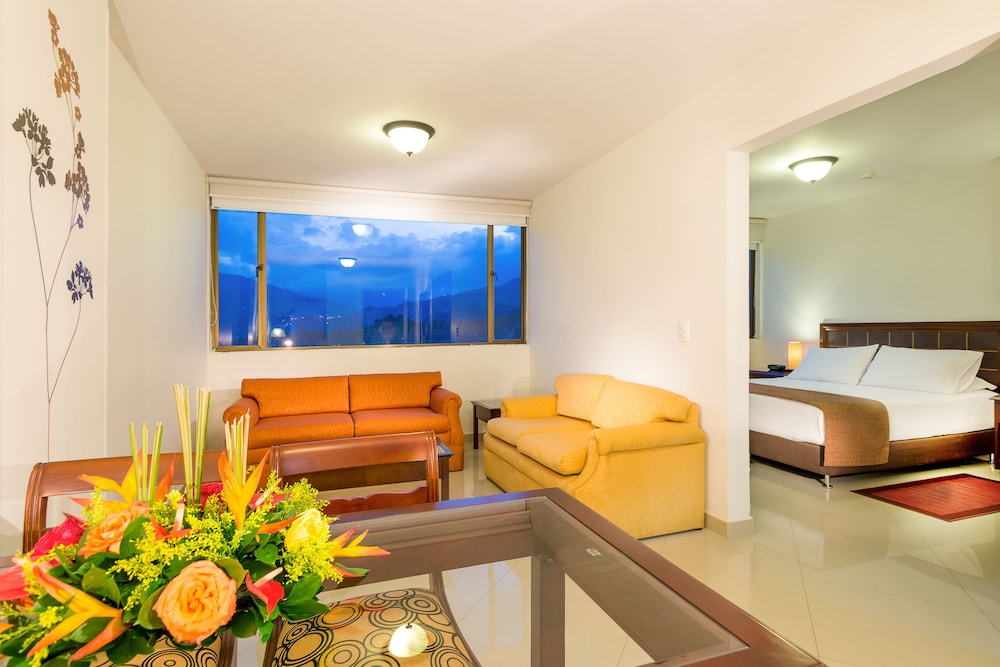 hotel dann combeima
