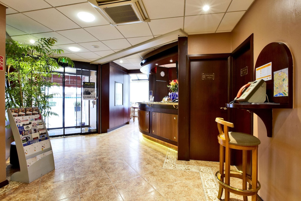 kyriad nevers centre