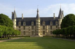 kyriad nevers centre