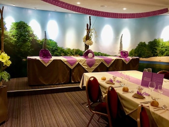 kyriad nevers centre