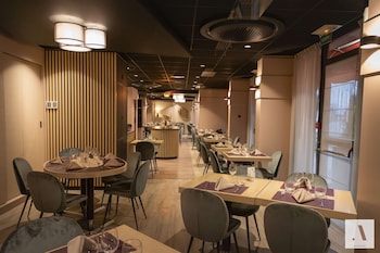 kyriad nevers centre