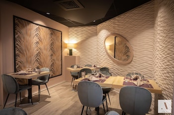 kyriad nevers centre