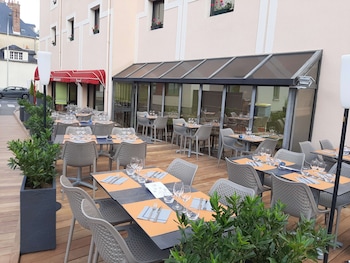 kyriad nevers centre