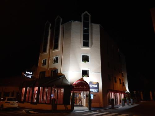 kyriad nevers centre