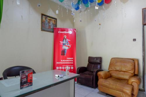 reddoorz near ahmad yani monument park kudus