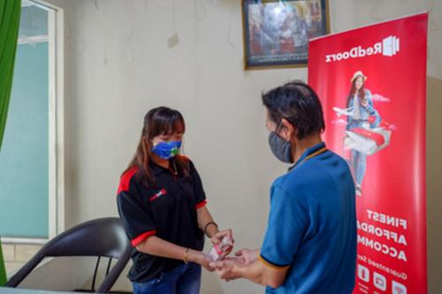 reddoorz near ahmad yani monument park kudus