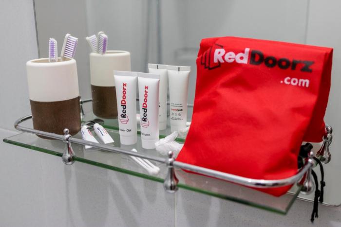 reddoorz taman galaxy bekasi