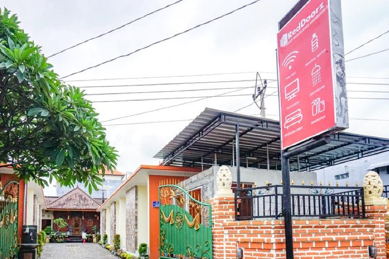 reddoorz near buleleng harbour 2