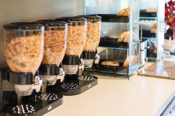 vineyard court designer suites hotel