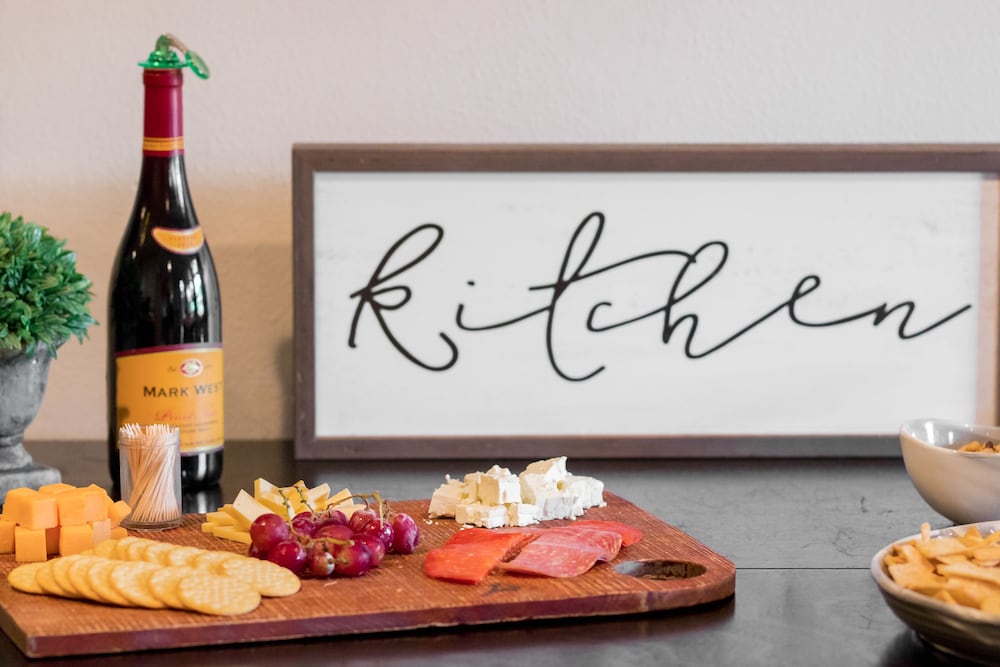 vineyard court designer suites hotel